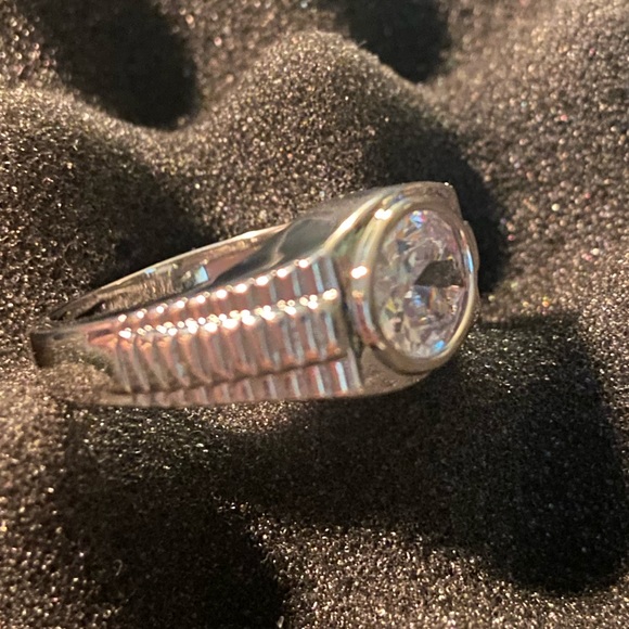 Crystal Ring - Picture 2 of 6